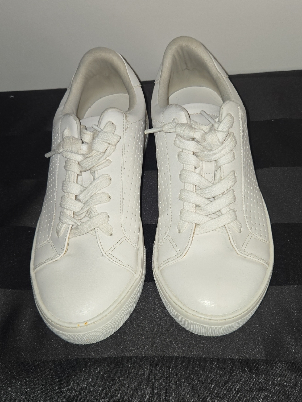Steve Madden White Sneaker